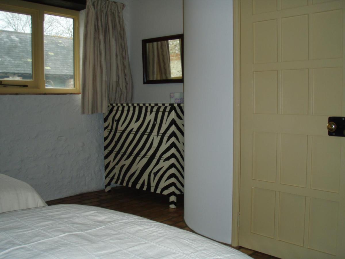 Top Parts Bed & Breakfast 애보츠버리 외부 사진